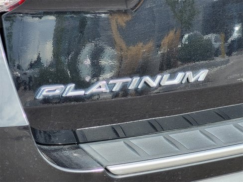 Used 2020 Ford Explorer Platinum image 15