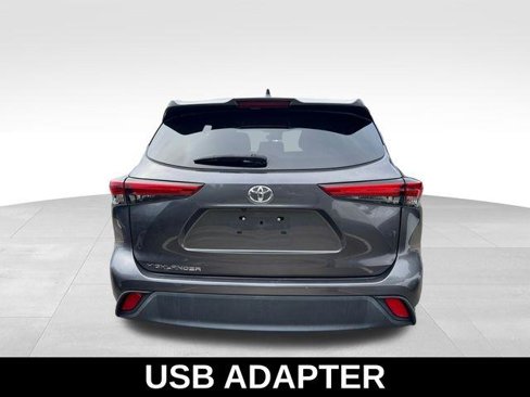 Used 2021 Toyota Highlander L image 5