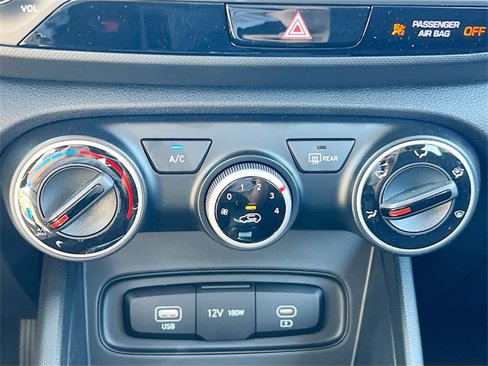 New 2025 Hyundai Venue SE image 15