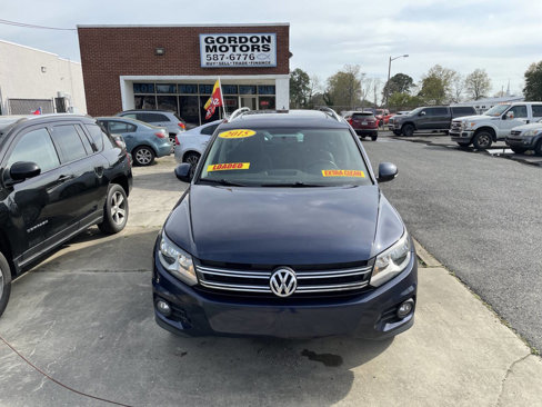 Used 2015 Volkswagen Tiguan SE image 2