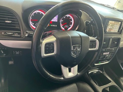 Used 2019 Dodge Grand Caravan GT image 12