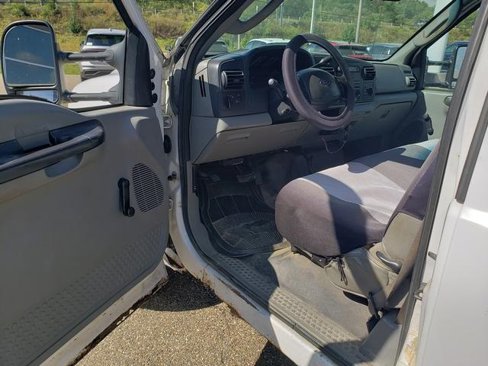 Used 2006 Ford F350 XL image 13