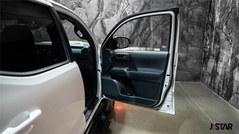 Used 2021 Toyota Tacoma TRD Sport image 8