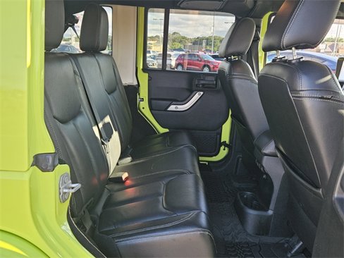Used 2016 Jeep Wrangler Unlimited Rubicon image 16