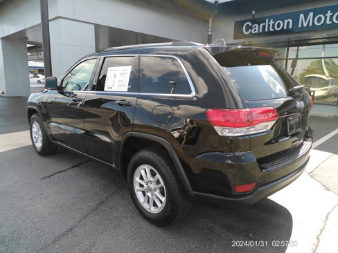 Used 2019 Jeep Grand Cherokee Laredo image 7