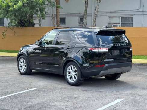 Used 2017 Land Rover Discovery SE image 7