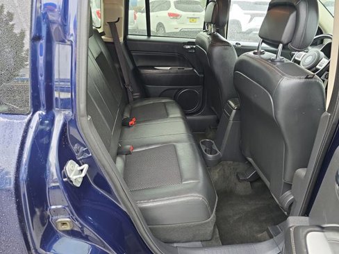 Used 2016 Jeep Compass Latitude image 23