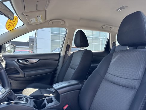 Used 2017 Nissan Rogue S image 24