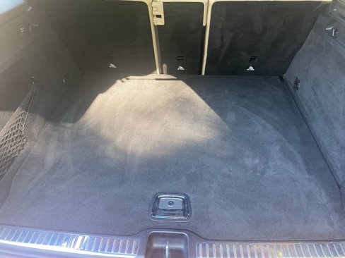 Used 2018 Mercedes-Benz GLC 300 4MATIC image 19