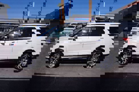 Used 2016 Ford Explorer Limited image 3