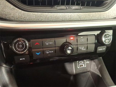 Used 2022 Jeep Compass Latitude image 18