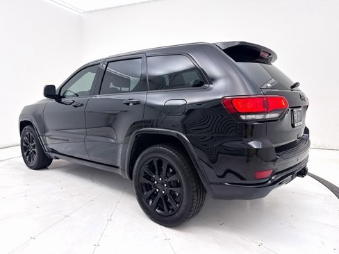 Used 2019 Jeep Grand Cherokee Altitude image 13