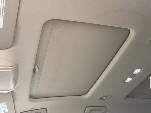Used 2018 Buick Enclave Essence image 34