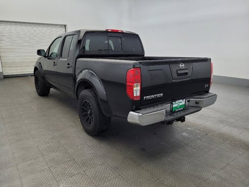 Used 2018 Nissan Frontier SV image 5