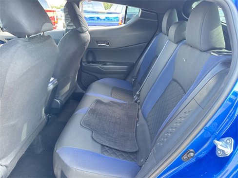 Used 2022 Toyota C-HR XLE image 21