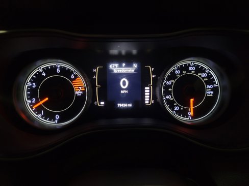 Used 2019 Jeep Cherokee Latitude Plus image 23