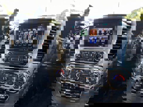 Used 2019 Chevrolet Tahoe LS w/ All-Season Package image 33