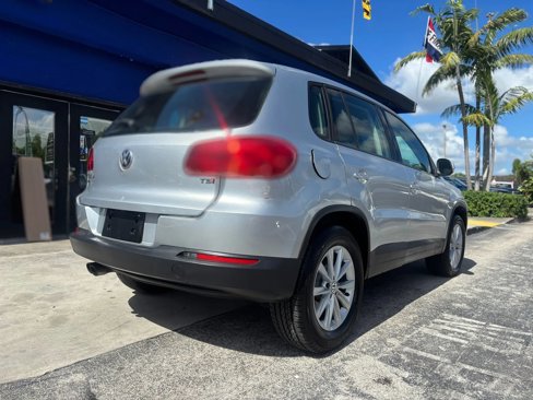 Used 2018 Volkswagen Tiguan Limited w/ Alloy Wheels Package image 19