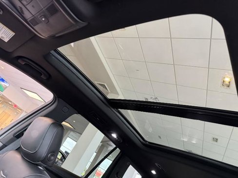 Certified 2021 Cadillac XT6 Sport w/ LPO, ONYX Package image 18
