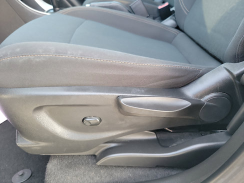 Used 2022 Chevrolet Trax LS w/ Tint and Cruise Package image 14