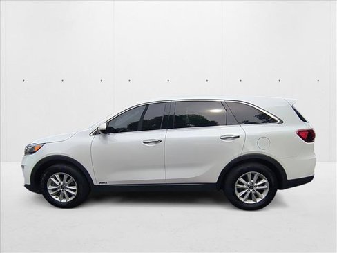 Used 2019 Kia Sorento LX image 9