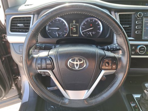 Used 2015 Toyota Highlander XLE image 21
