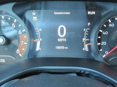 Used 2024 Jeep Compass Trailhawk image 31