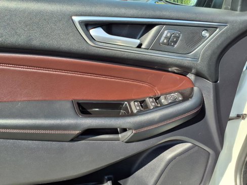 Used 2020 Ford Edge Titanium w/ Equipment Group 301A image 14