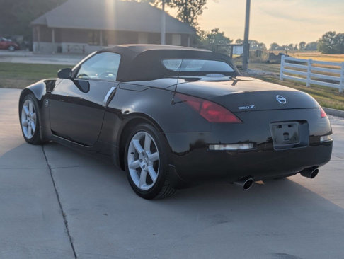 Used 2004 Nissan 350Z Touring image 12