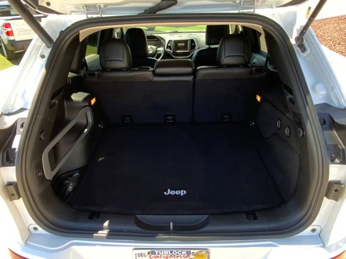 Used 2016 Jeep Cherokee Overland image 34