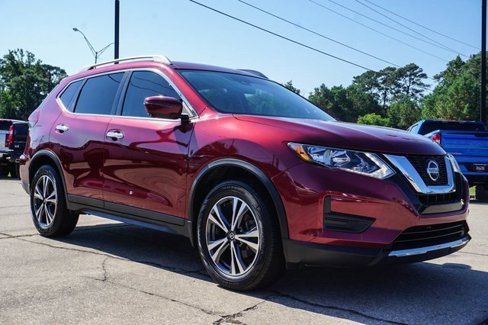 Used 2019 Nissan Rogue SV w/ Premium Package image 2