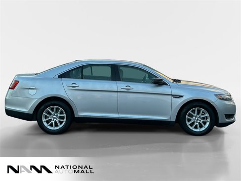 Used 2015 Ford Taurus SE image 6