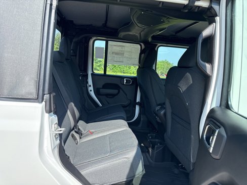 New 2025 Jeep Gladiator Sport image 12