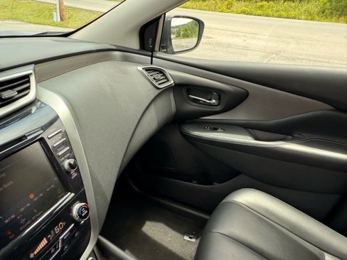 Used 2023 Nissan Murano SV image 13