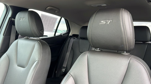Certified 2024 Buick Encore GX Sport Touring image 18