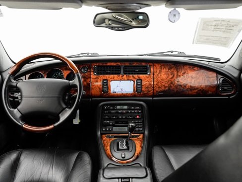 Used 2003 Jaguar XK8 Convertible image 20