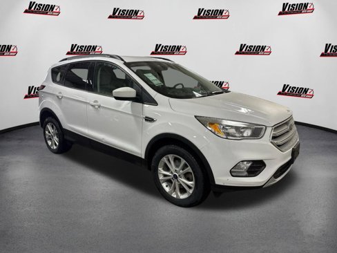 Used 2018 Ford Escape SE w/ SE Sync 3 Package image 3