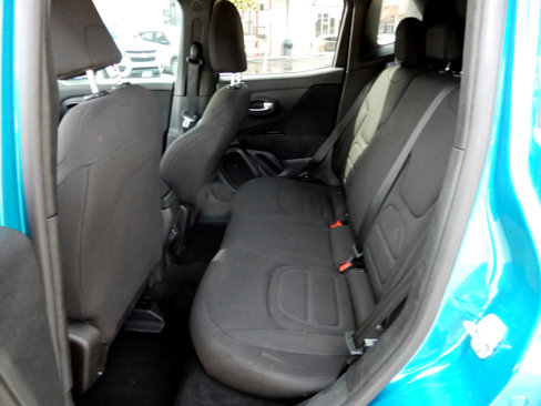 Used 2021 Jeep Renegade Latitude image 9
