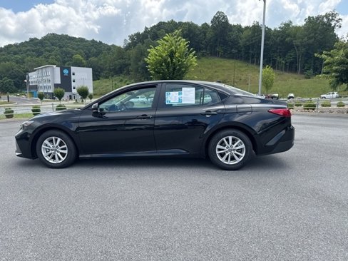 Used 2025 Toyota Camry LE image 9