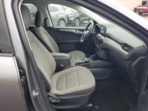 Used 2021 Ford Escape SE w/ SE Sport Appearance Package image 9
