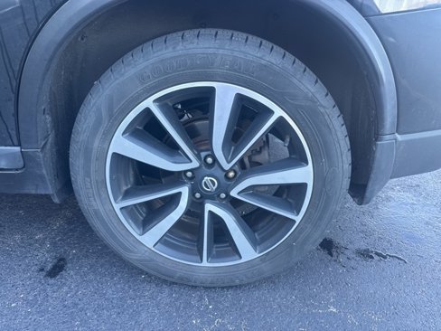 Used 2019 Nissan Rogue SL w/ Premium Package image 8