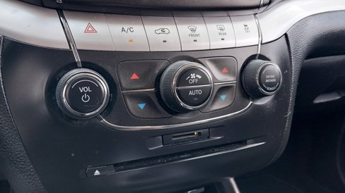 Used 2019 Dodge Journey GT image 28