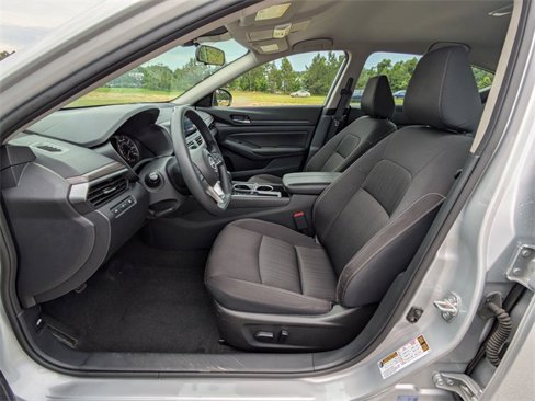 Used 2024 Nissan Altima 2.5 SV image 18