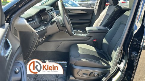 New 2025 Jeep Grand Cherokee Laredo X w/ Luxury Tech Group I image 13