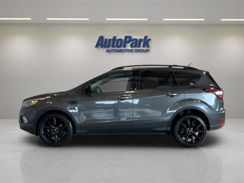 Used 2018 Ford Escape SE w/ SE Sport Appearance Package image 4
