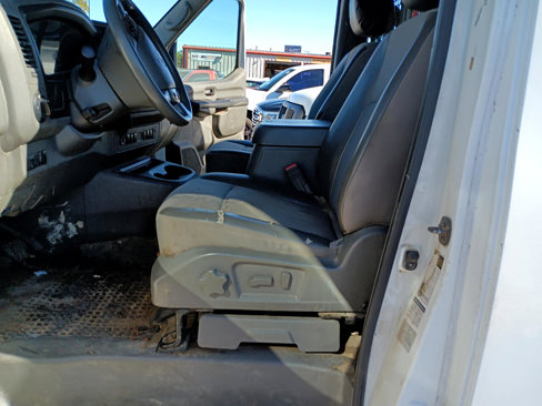 Used 2018 Nissan NV 3500 SL w/ Navigation Package image 14