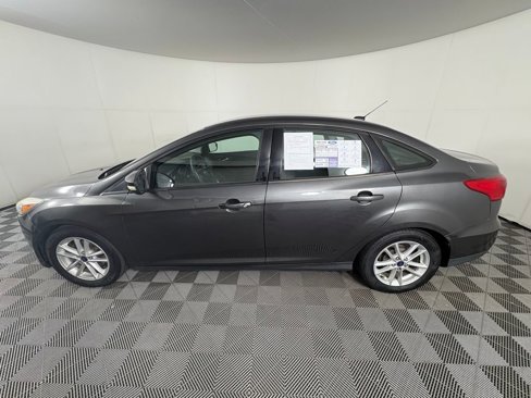 Used 2015 Ford Focus SE image 4
