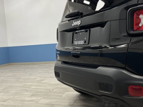 Used 2023 Jeep Renegade Latitude image 31