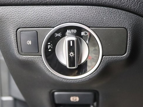 Used 2018 Mercedes-Benz CLA 250 image 36