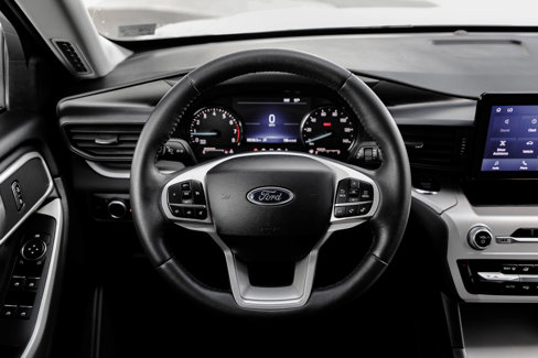 Used 2023 Ford Explorer XLT image 26